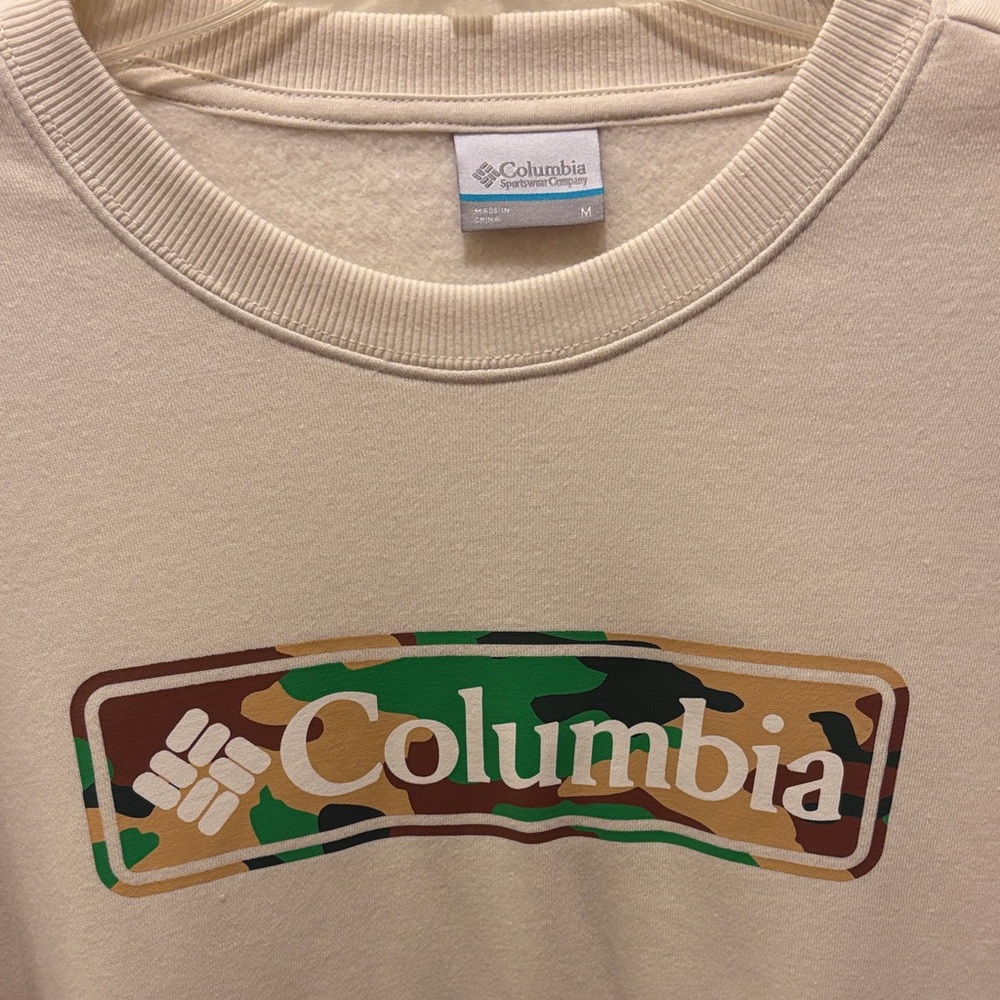 Columbia Men's Beige Crewneck Sweater